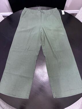 GAP Women’s Olive Green Wide-Leg Cropped Pants